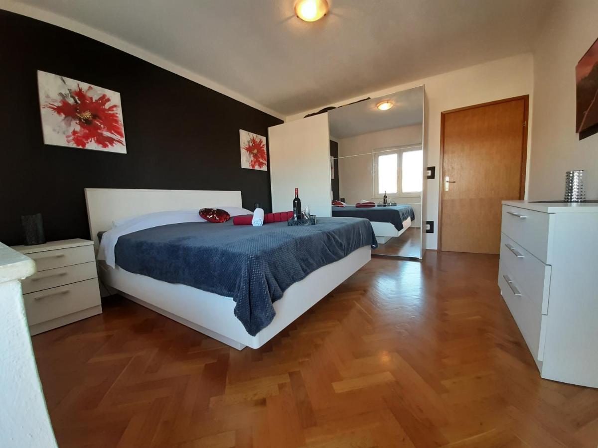 Family Time Appartement Split Buitenkant foto